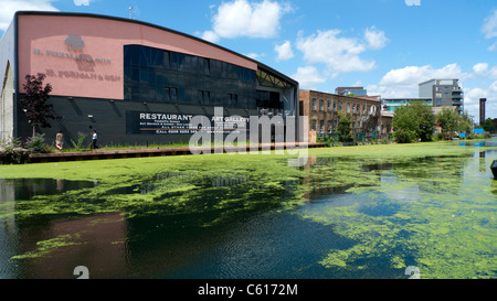 H. Forman & Figlio Ristorante e Galleria d'arte fiume Lea Lee canale di navigazione, Hackney Wick, Isola di pesce, East London Inghilterra England Regno Unito KATHY DEWITT Foto Stock