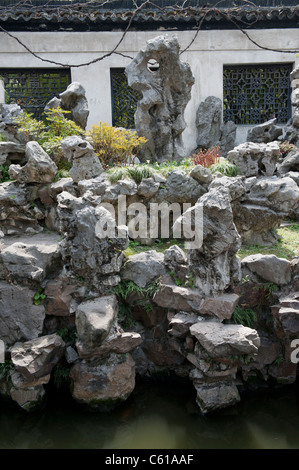 Enorme Rockery cinese nell' Yuyuan Gardens, Shanghai, Cina Foto Stock