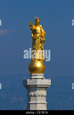 Messina Sicilia Italia ingresso del porto con la statua e memorial. Stele di Madonna con Vos et ipsam civitatem benedicimus. Foto Stock