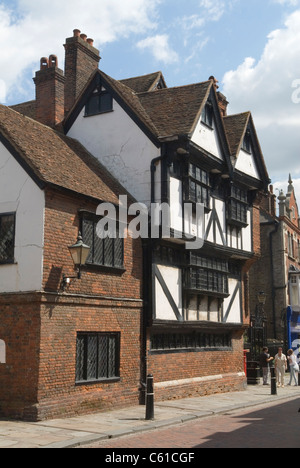 Eastgate House in High Street Rochester Kent anni '2011 2010 UK HOMER SYKES Foto Stock