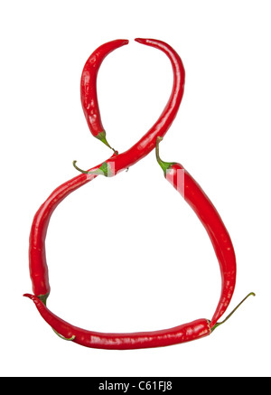 Numero 8 realizzato dal peperoncino, con il tracciato di ritaglio Foto Stock