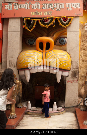 Il Signore Hanuman tempio indù di Karol Bagh quartiere di New Delhi, India, Foto Stock