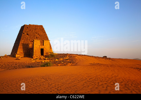 Le Piramidi di Meroe, Sudan settentrionale, Africa Foto Stock