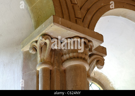 Scolpiti nel capitale sociale di Santa Maria Maddalena la Chiesa, Crowmarsh Gifford, Oxfordshire, England, Regno Unito Foto Stock