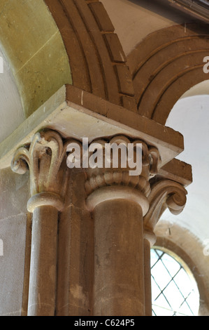 Scolpiti nel capitale sociale di Santa Maria Maddalena la Chiesa, Crowmarsh Gifford, Oxfordshire, England, Regno Unito Foto Stock