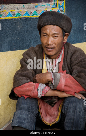 Ritratto di un uomo nepalese presi in Kathmandu, la città capitale del Nepal Foto Stock