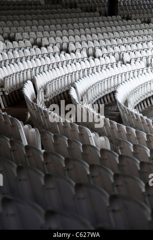 Posti a sedere vuoto al Lords Cricket Ground Foto Stock