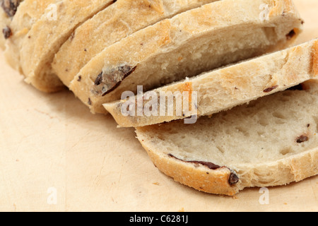 Primo piano della Italiano tradizionale di pane con olive Foto Stock