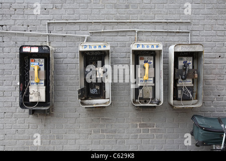 Telefoni a pagamento sono state diventando una tecnologia obsoleta classica fin dall'avvento del telefono cellulare. Foto Stock