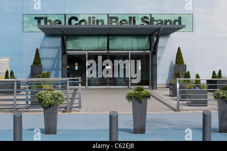 Il Colin Bell Stand presso l'Etihad Stadium, la massa del Manchester City Calcio Club Foto Stock