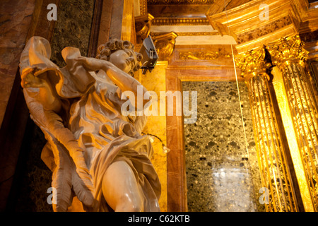 Angelo Scultura, Chiesa di Sant'Andrea delle Fratte con statue in marmo di Gian Lorenzo Bernini a Roma, Italia, Europa Foto Stock