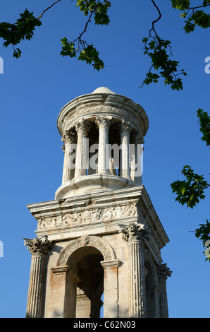 Les Antiques, un mausoleo romano presso l'antica città romana o rovine di Glanum, vicino a Saint-Rémy-de-Provence, Alpilles, Provenza, Francia Foto Stock