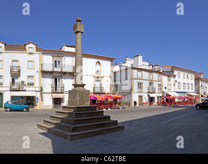 Gogna del Castelo de Vide. Il luogo in cui il pubblico la giustizia è stato eseguito. Distretto di Portalegre, Alto Alentejo, Portogallo. Foto Stock