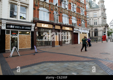 New Street di Birmingham REGNO UNITO CON intavolato negozi dopo la sommossa in agosto 2011 Foto Stock