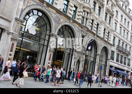 Apple flagship store in Regent Street, Londra. Foto Stock