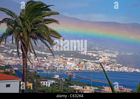 Rainbow su santa cruz, la palma, spagna isole canarie Spagna, Europa Foto Stock