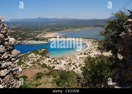 Vista di Voidokilia Bay dal vecchio castello franchi (Paliokastro) Foto Stock