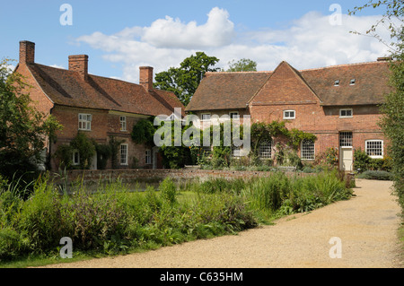 Mulino di Flatford, un grande mulino storico in Essex, Inghilterra. Foto Stock