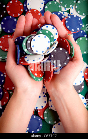 Sacco di fiche in mani femminili Foto Stock