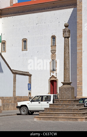 Gogna del Castelo de Vide. Il luogo in cui il pubblico la giustizia è stato eseguito. Distretto di Portalegre, Alto Alentejo, Portogallo. Foto Stock
