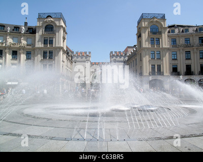 Karlstor (Stachus) di Monaco di Baviera, Germania Foto Stock