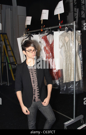 Christian Siriano fuori e circa a Mercedes Benz Fashion Week Candids - gio, Lincoln Center di New York, NY, 9 settembre 2010. Foto di: Rob Kim/Everett Collection Foto Stock