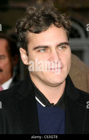 Joaquin Phoenix presso gli arrivi per Hamptons International Film Festival a piedi la linea di screening, United Artists Teatri, East Hampton, NY, Ottobre 23, 2005. Foto di: Rob ricco/Everett Collection Foto Stock