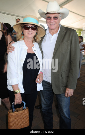 Sibilla Yurman, David Yurman di presenze per 2010 Hampton Classic Horse Show - SUN, Snake via cava, Bridgehampton, NY Settembre 5, 2010. Foto di: Rob ricco/Everett Collection Foto Stock