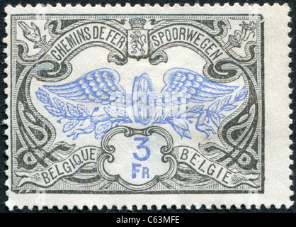 Belgio - 1902: un timbro stampato in Belgio, mostra la ferrovia timbro, la sovrastampa La ruota alata Foto Stock