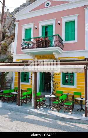 Symi,Dodecaneso greco isola,crociera sul Mar Egeo,architettura romanica, Porto,imbarcazioni,Yahts spugna,negozi,Diving,bar,Grecia Foto Stock