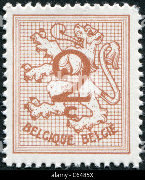 Belgio - 1951: un timbro stampato in Belgio, mostra lo stemma, Lion Foto Stock