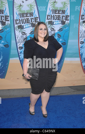 Nikki Blonsky presso gli arrivi per Teen Choice Awards 2010 - arrivi, Gibson anfiteatro, Los Angeles, CA il 8 agosto 2010. Foto Da: Michael Germana/Everett Collection Foto Stock