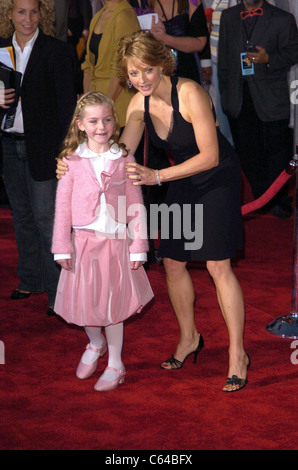 Jodie Foster, Marlene Lawston presso gli arrivi per FLIGHTPLAN Premiere, El Capitan theater, Los Angeles, CA, lunedì 19 settembre, 2005. Foto di: David Longendyke/Everett Collection Foto Stock