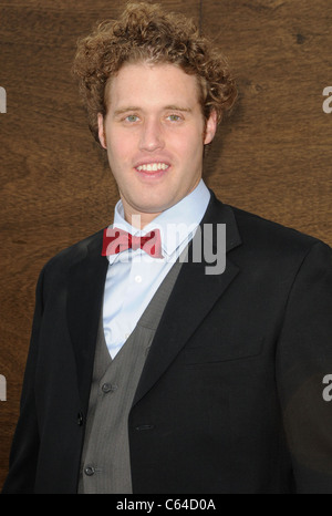 TJ Miller presso gli arrivi di Orso Yogi Premiere, Grauman's Chinese Theatre di Los Angeles, CA, 11 dicembre 2010. Foto di: Dee Cercone/Everett Collection Foto Stock