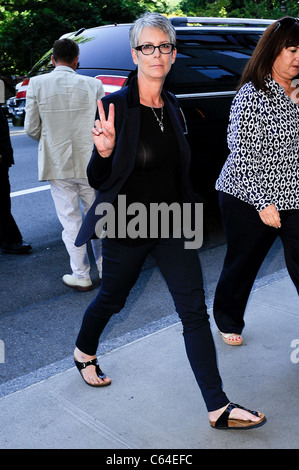 L'attrice Jamie Lee Curtis, penetra nel suo hotel di Midtown Manhattan fuori e circa per celebrità CANDIDS - Mercoledì, , New York, NY Settembre 8, 2010. Foto di: Ray Tamarra/Everett Collection Foto Stock