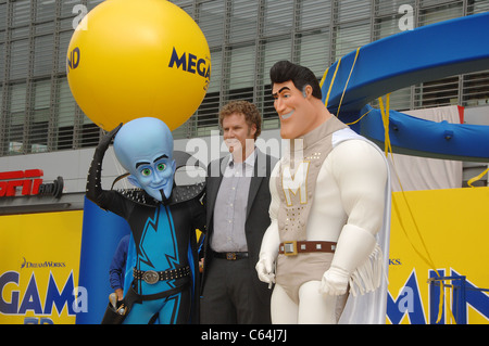 Megamind, Will Ferrell, Metro l uomo ad una apparizione pubblica per DreamWorks Animation & Guinness World Records' supereroe più grande raduno a sostegno di MEGAMIND, Nokia Plaza L.A. LIVE, Los Angeles, CA Ottobre 2, 2010. Foto Da: Michael Germana/Everett Collection Foto Stock