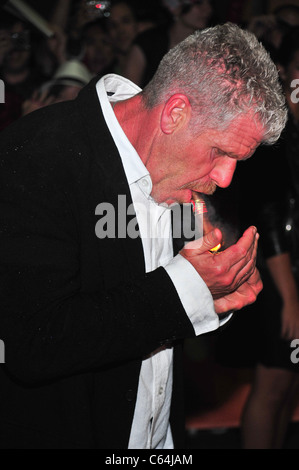 Ron Perlman presso gli arrivi per Premiere BUNRAKU proiezione a Toronto International Film Festival (TIFF), Ryerson Theater, Toronto, Foto Stock