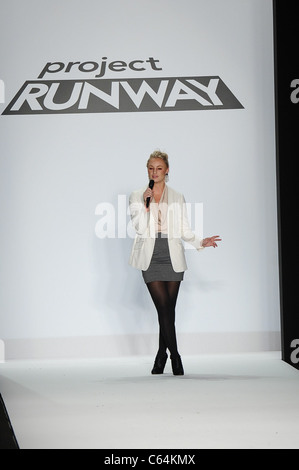 Aprile Johnston di presenze per Project Runway Stagione 8 finale mostrano, Lincoln Center di New York, NY, 9 settembre 2010. Foto di: Foto Stock