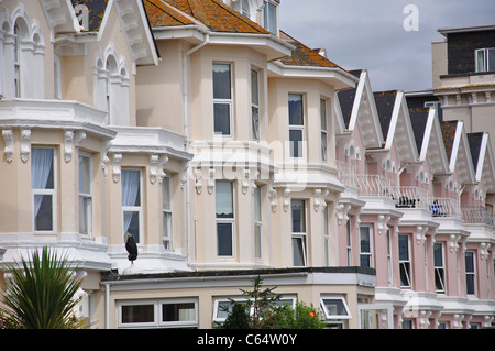 Fila di hotel sul lungomare, Teignmouth, Teignbridge District Devon, Inghilterra, Regno Unito Foto Stock