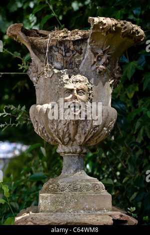 Dettagli di un vaso nel parco di Caltagirone, Sicilia, costa mediterranea, Italia, Europa, UE Foto Stock