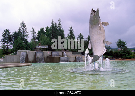 Campbellton, New Brunswick, Canada - più grande del mondo di salmone atlantico scultura chiamato "Restigouche Sam" Foto Stock