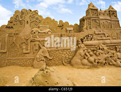 Ratto il castello e la scultura di sabbia turistico attrazione arte Creepy Crawiles a Frankston vicino a Melbourne Victoria Australia Foto Stock