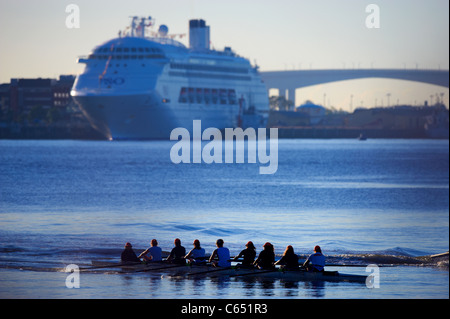 8 canottaggio sul fiume Brisbane Queensland Australia Foto Stock