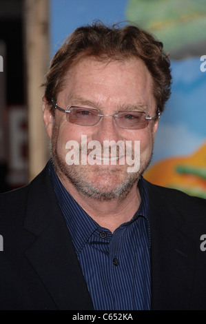 Stephen Root al arrivi per rango Premiere, Village Theatre di Westwood, Los Angeles, CA, il 14 febbraio 2011. Foto Da: Michael Germana/Everett Collection Foto Stock