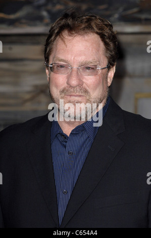 Stephen Root al arrivi per rango Premiere, Village Theatre di Westwood, Los Angeles, CA, il 14 febbraio 2011. Foto di: Elizabeth Goodenough/Everett Collection Foto Stock