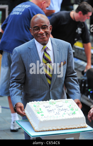 Al Roker sul palco per la NBC Today Show Concerto con Daughtry, Rockefeller Plaza di New York, NY Agosto 20, 2010. Foto di: Gregorio Foto Stock