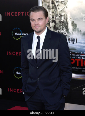 Leonardo DiCaprio presso gli arrivi per inizio Premiere, Grauman's Chinese Theatre di Los Angeles, CA Luglio 13, 2010. Foto di: James Foto Stock
