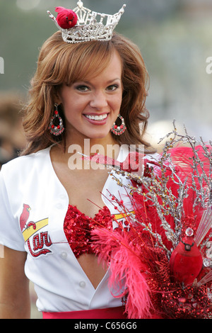 Miss Missouri, Erika Hebron ad una apparizione pubblica per la Miss America DSW ci mostrano le tue scarpe Parade, Arc de Triomphe a Parigi Foto Stock