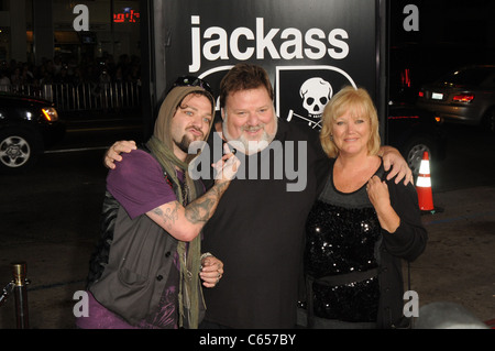 Bam Margera,Phil Margera, Aprile Margera presso gli arrivi per Jackass 3D Premiere, Grauman's Chinese Theatre di Los Angeles, CA Ottobre Foto Stock