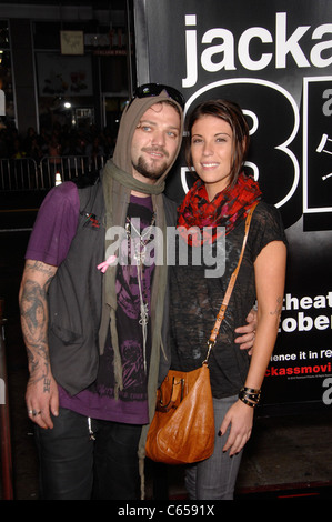 Bam Margera presso gli arrivi per Jackass 3D Premiere, Grauman's Chinese Theatre di Los Angeles, CA 13 ottobre 2010. Foto Da: Michael Foto Stock